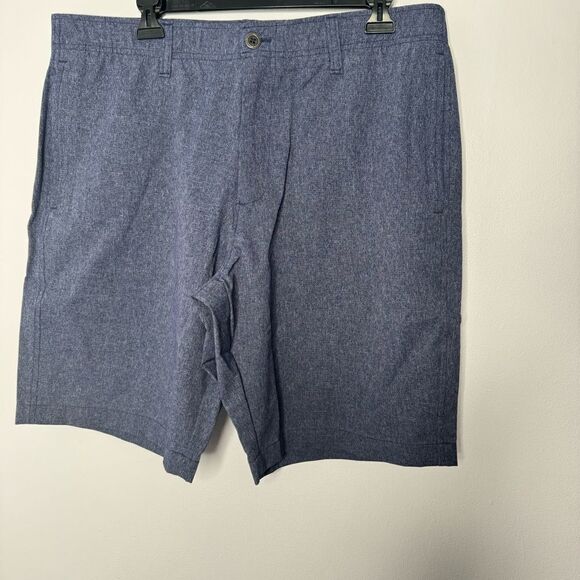 Under Armour navy golf vented shorts size 38 - Picture 1 of 6